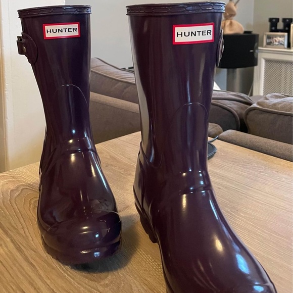 Hunter Shoes - Hunter Boots Short Gloss Size 6 Womens Purple (brand new) + grey boot sock liner